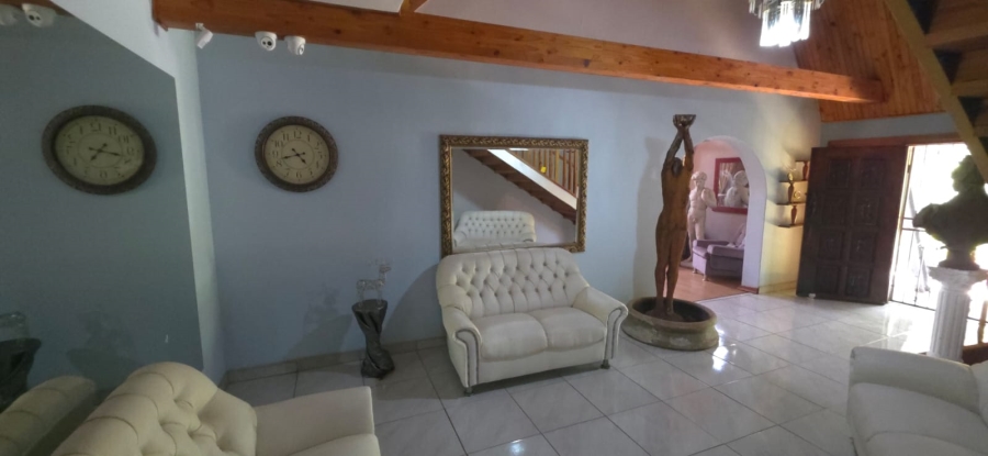 6 Bedroom Property for Sale in Wilkeville North West